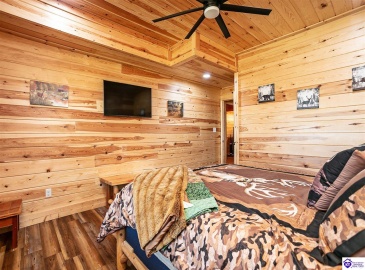 Clore Lane, Crestwood, Kentucky 40014, ,5 BathroomsBathrooms,For Sale,Clore Lane,HK24003808