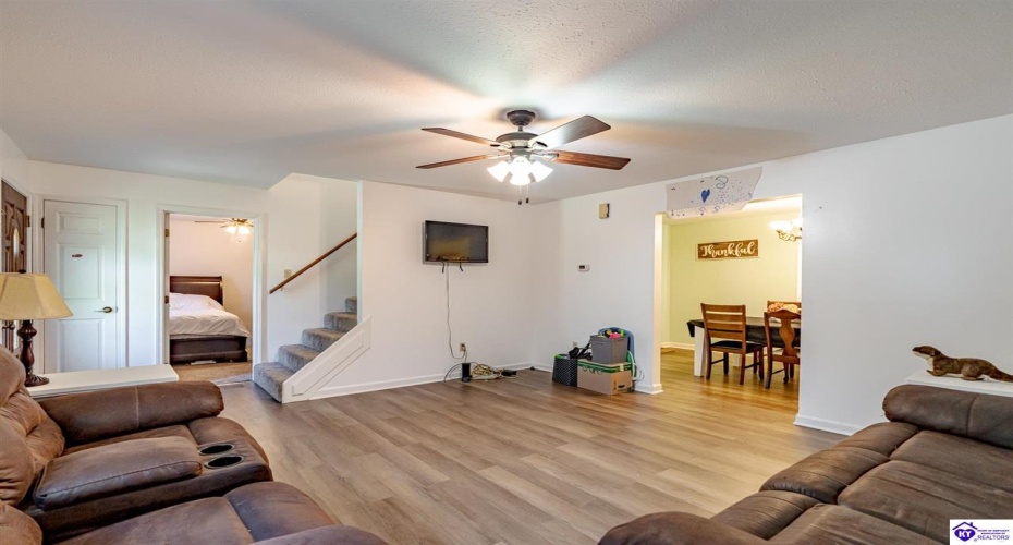 Hill Street, Vine Grove, Kentucky 40175, ,2 BathroomsBathrooms,For Sale,Hill Street,HK24003812 Hill Street, Vine Grove, Kentucky 40175, ,2 BathroomsBathrooms,For Sale,Hill Street,HK24003812