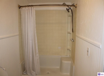 First Union Church Road, Glendale, Kentucky 42740-9778, ,2 BathroomsBathrooms,For Sale,First Union Church Road,HK24003821