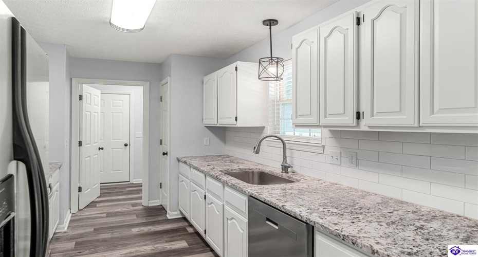 Bertha Way, Vine Grove, Kentucky 40175, ,3 BathroomsBathrooms,For Sale,Bertha Way,HK24003218