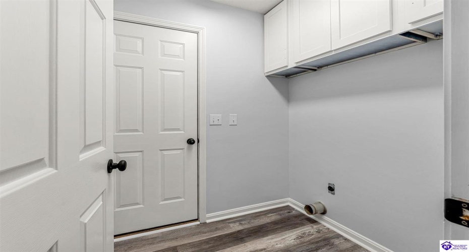 Bertha Way, Vine Grove, Kentucky 40175, ,3 BathroomsBathrooms,For Sale,Bertha Way,HK24003218