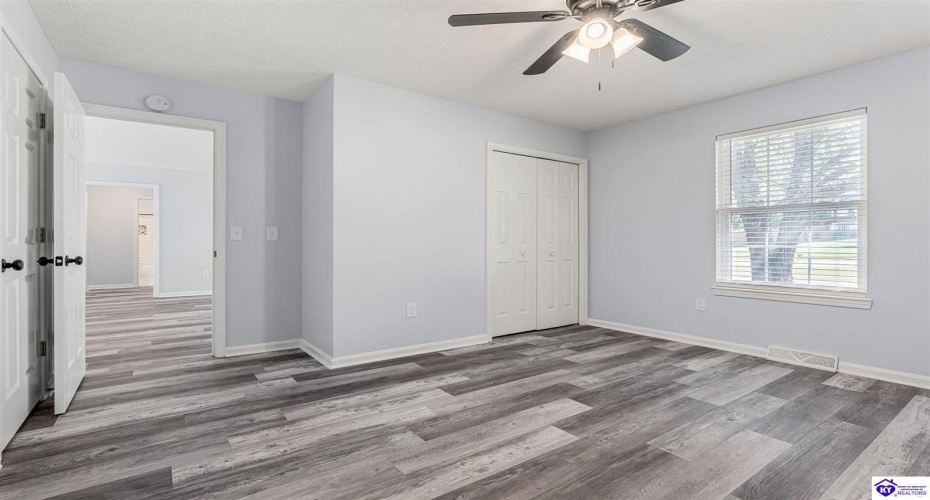 Bertha Way, Vine Grove, Kentucky 40175, ,3 BathroomsBathrooms,For Sale,Bertha Way,HK24003218