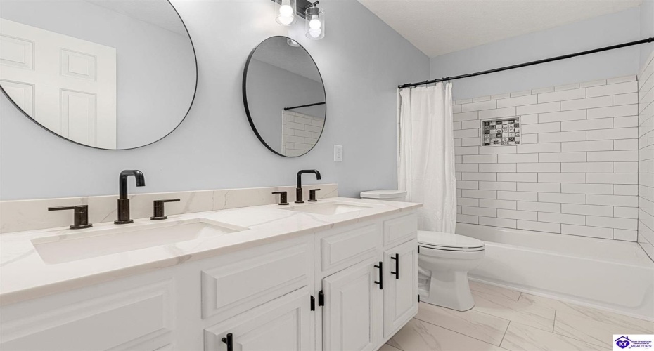 Bertha Way, Vine Grove, Kentucky 40175, ,3 BathroomsBathrooms,For Sale,Bertha Way,HK24003218