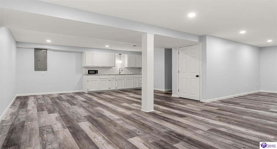 Bertha Way, Vine Grove, Kentucky 40175, ,3 BathroomsBathrooms,For Sale,Bertha Way,HK24003218