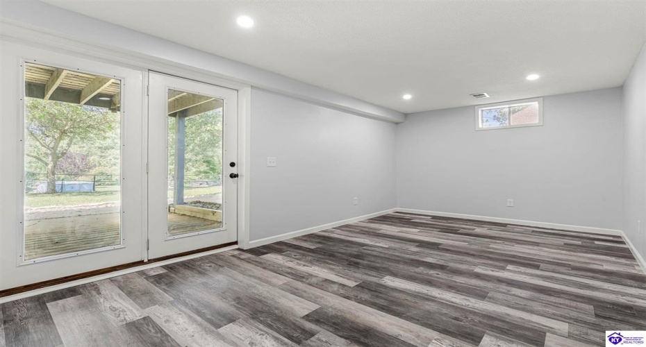 Bertha Way, Vine Grove, Kentucky 40175, ,3 BathroomsBathrooms,For Sale,Bertha Way,HK24003218