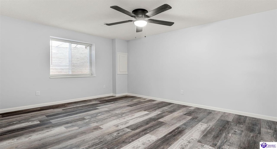 Bertha Way, Vine Grove, Kentucky 40175, ,3 BathroomsBathrooms,For Sale,Bertha Way,HK24003218