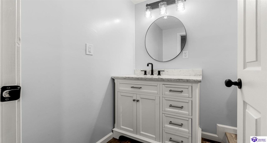 Bertha Way, Vine Grove, Kentucky 40175, ,3 BathroomsBathrooms,For Sale,Bertha Way,HK24003218