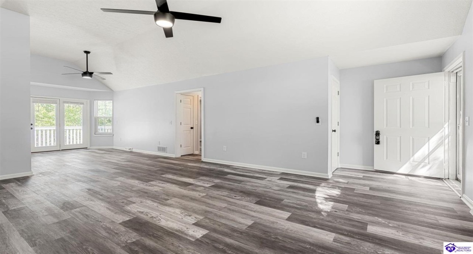 Bertha Way, Vine Grove, Kentucky 40175, ,3 BathroomsBathrooms,For Sale,Bertha Way,HK24003218