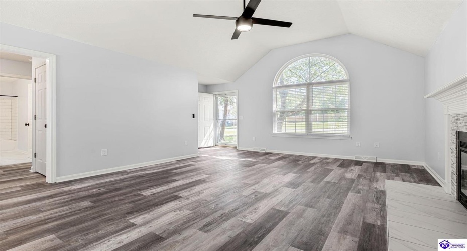 Bertha Way, Vine Grove, Kentucky 40175, ,3 BathroomsBathrooms,For Sale,Bertha Way,HK24003218