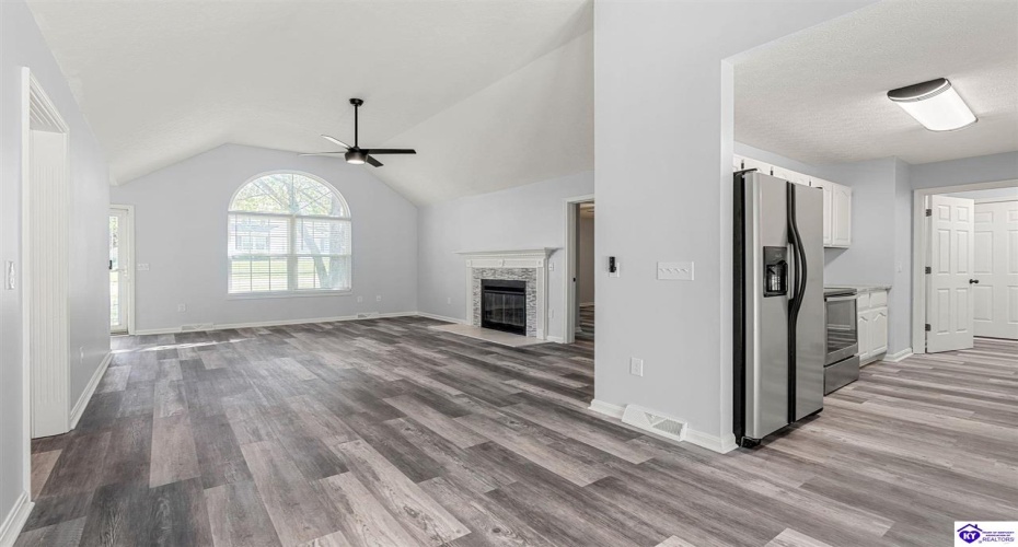 Bertha Way, Vine Grove, Kentucky 40175, ,3 BathroomsBathrooms,For Sale,Bertha Way,HK24003218