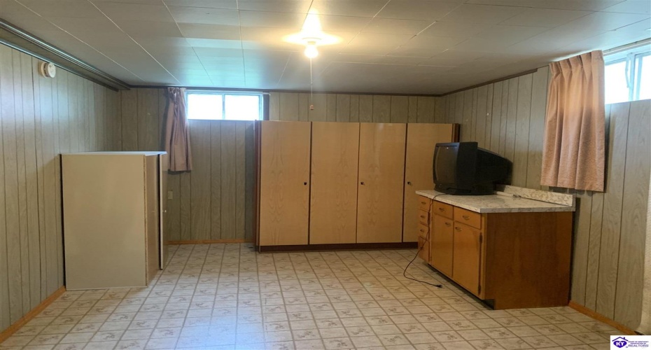 Audubon Court, Radcliff, Kentucky 40160, ,2 BathroomsBathrooms,For Sale,Audubon Court,HK24003825
