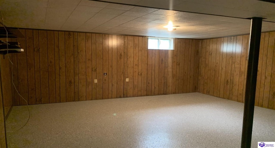 Audubon Court, Radcliff, Kentucky 40160, ,2 BathroomsBathrooms,For Sale,Audubon Court,HK24003825