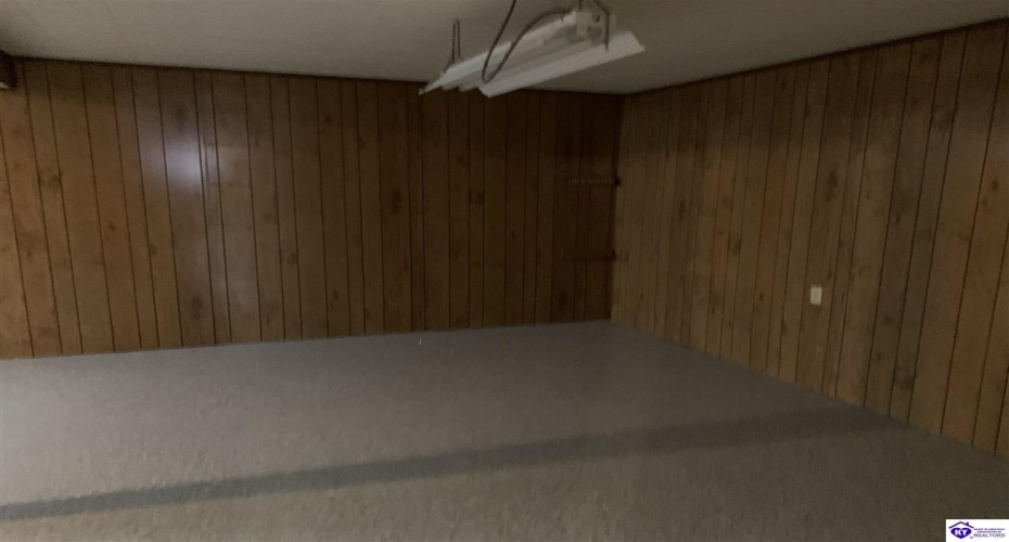 Audubon Court, Radcliff, Kentucky 40160, ,2 BathroomsBathrooms,For Sale,Audubon Court,HK24003825