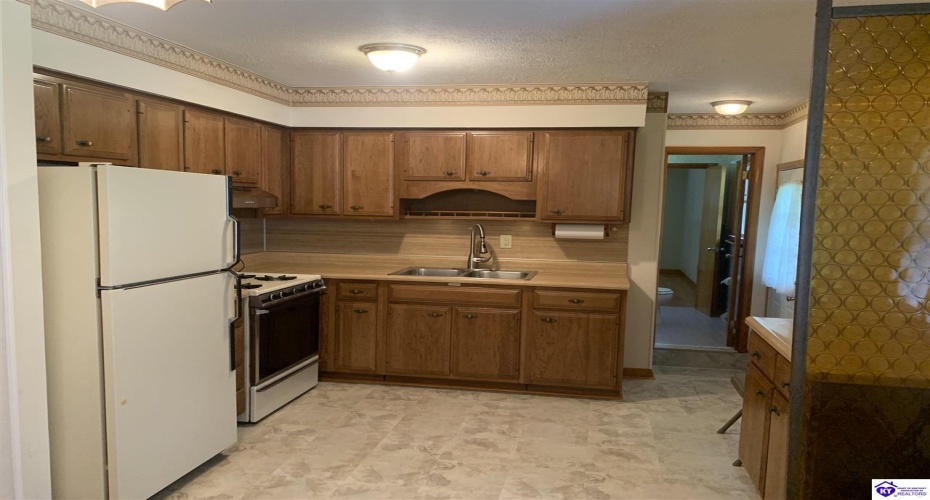 Audubon Court, Radcliff, Kentucky 40160, ,2 BathroomsBathrooms,For Sale,Audubon Court,HK24003825