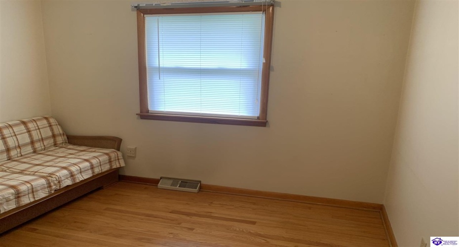 Audubon Court, Radcliff, Kentucky 40160, ,2 BathroomsBathrooms,For Sale,Audubon Court,HK24003825