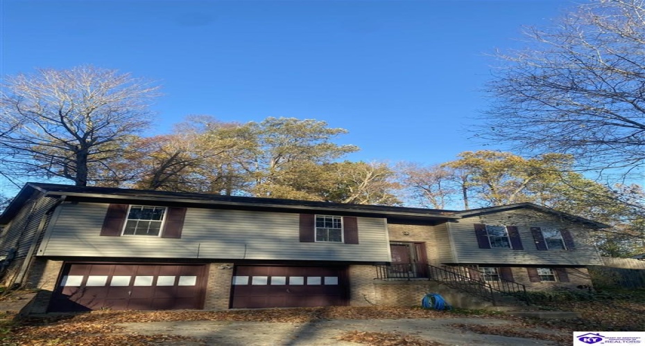 Arthur Court, Radcliff, Kentucky 40160, ,2 BathroomsBathrooms,For Sale,Arthur Court,HK24003828