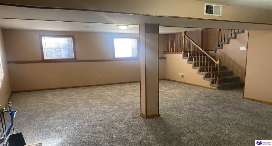 Arthur Court, Radcliff, Kentucky 40160, ,2 BathroomsBathrooms,For Sale,Arthur Court,HK24003828