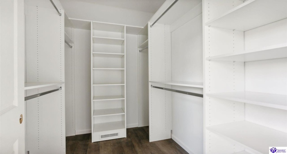 Chickhadee Circle, Campbellsville, Kentucky 42718, ,2 BathroomsBathrooms,For Sale,Chickhadee Circle,HK24003832