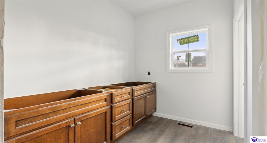 Chickhadee Circle, Campbellsville, Kentucky 42718, ,2 BathroomsBathrooms,For Sale,Chickhadee Circle,HK24003832