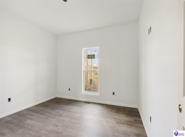 Chickhadee Circle, Campbellsville, Kentucky 42718, ,2 BathroomsBathrooms,For Sale,Chickhadee Circle,HK24003832