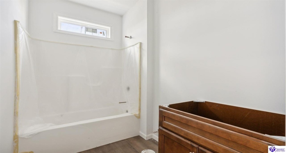 Chickhadee Circle, Campbellsville, Kentucky 42718, ,2 BathroomsBathrooms,For Sale,Chickhadee Circle,HK24003832