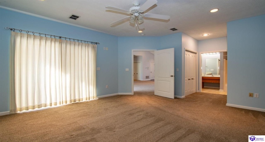 Chase Way, Elizabethtown, Kentucky 42701, ,2 BathroomsBathrooms,For Sale,Chase Way,HK24003836