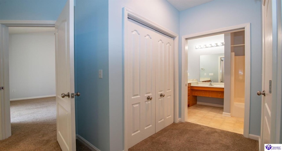 Chase Way, Elizabethtown, Kentucky 42701, ,2 BathroomsBathrooms,For Sale,Chase Way,HK24003836