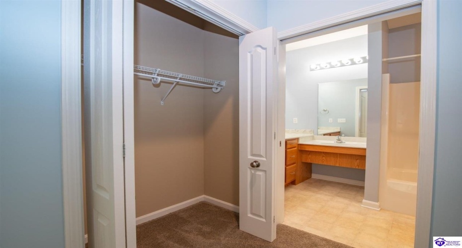 Chase Way, Elizabethtown, Kentucky 42701, ,2 BathroomsBathrooms,For Sale,Chase Way,HK24003836