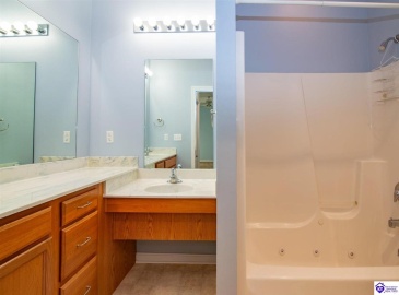 Chase Way, Elizabethtown, Kentucky 42701, ,2 BathroomsBathrooms,For Sale,Chase Way,HK24003836