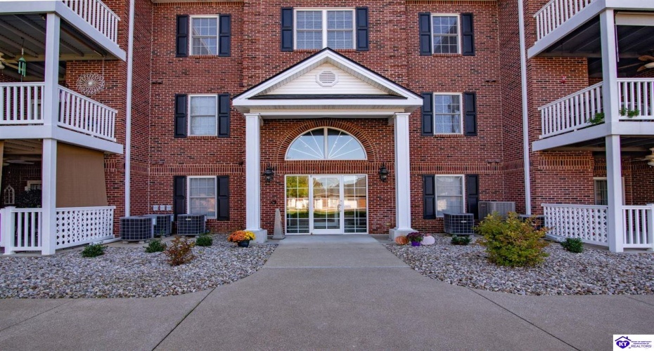 Chase Way, Elizabethtown, Kentucky 42701, ,2 BathroomsBathrooms,For Sale,Chase Way,HK24003836