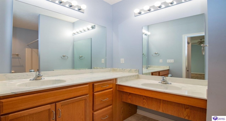 Chase Way, Elizabethtown, Kentucky 42701, ,2 BathroomsBathrooms,For Sale,Chase Way,HK24003836