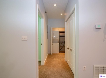 Chase Way, Elizabethtown, Kentucky 42701, ,2 BathroomsBathrooms,For Sale,Chase Way,HK24003836