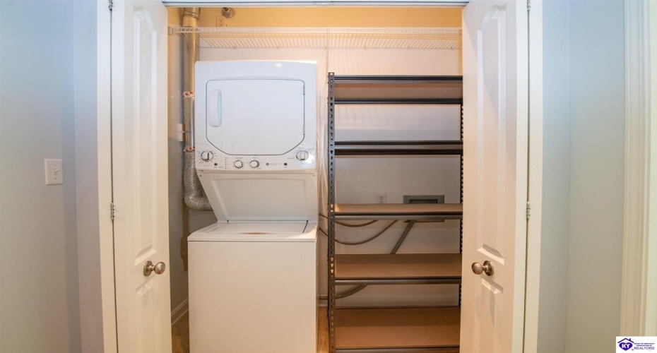 Chase Way, Elizabethtown, Kentucky 42701, ,2 BathroomsBathrooms,For Sale,Chase Way,HK24003836