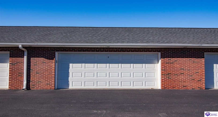 Chase Way, Elizabethtown, Kentucky 42701, ,2 BathroomsBathrooms,For Sale,Chase Way,HK24003836