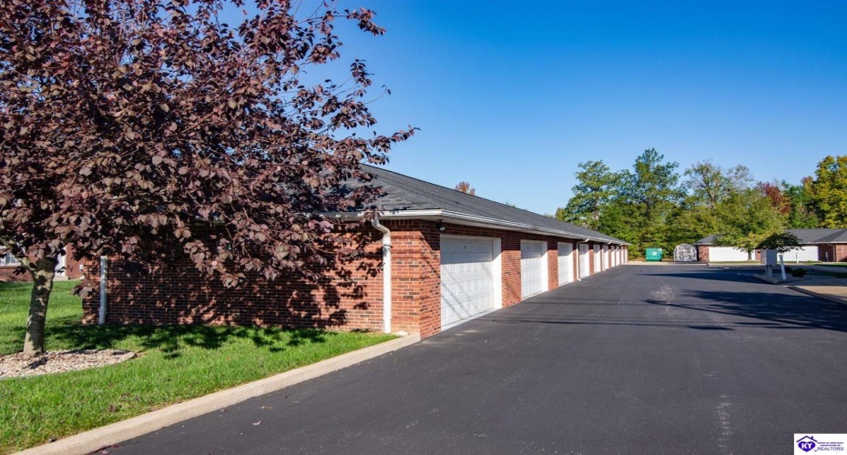 Chase Way, Elizabethtown, Kentucky 42701, ,2 BathroomsBathrooms,For Sale,Chase Way,HK24003836