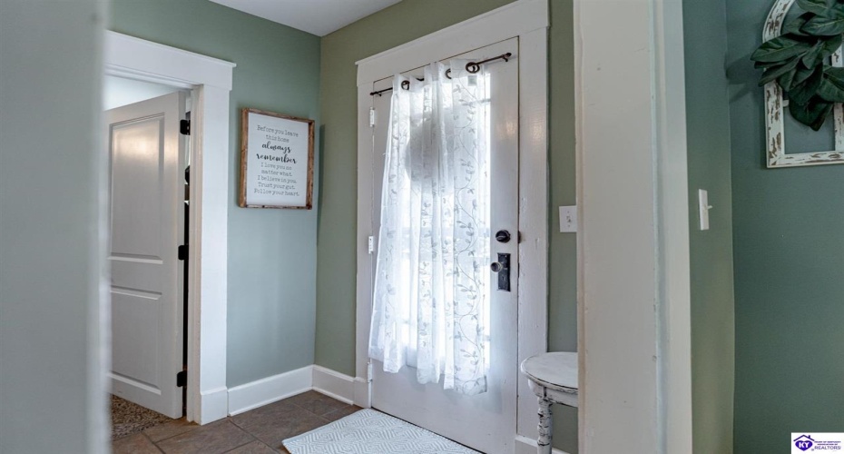 Miles Street, Elizabethtown, Kentucky 42701, ,2 BathroomsBathrooms,For Sale,Miles Street,HK24003837