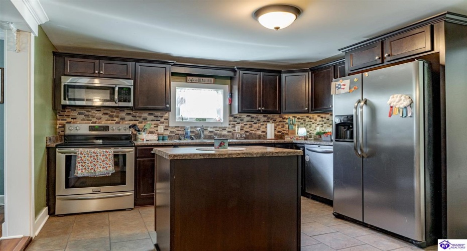 Miles Street, Elizabethtown, Kentucky 42701, ,2 BathroomsBathrooms,For Sale,Miles Street,HK24003837