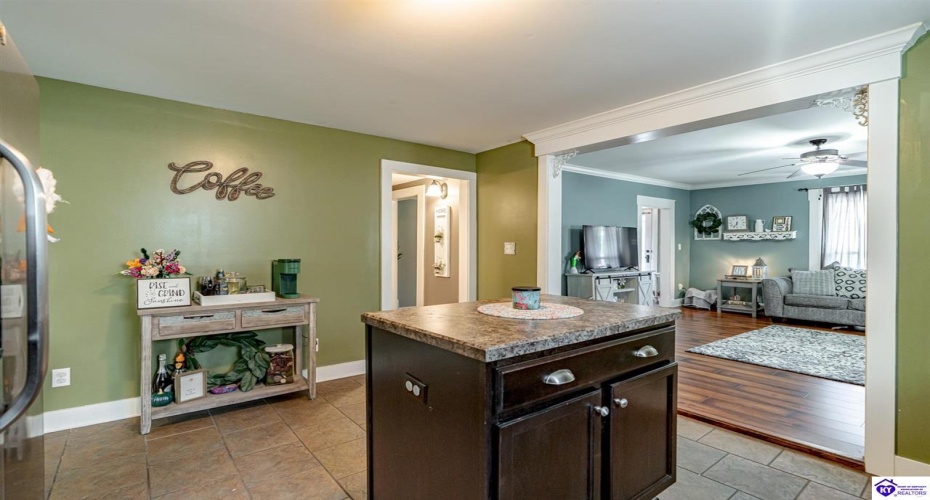 Miles Street, Elizabethtown, Kentucky 42701, ,2 BathroomsBathrooms,For Sale,Miles Street,HK24003837