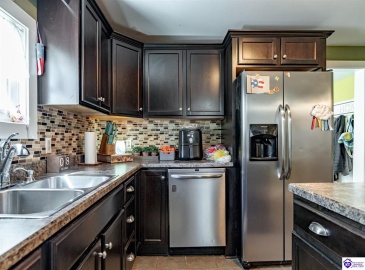 Miles Street, Elizabethtown, Kentucky 42701, ,2 BathroomsBathrooms,For Sale,Miles Street,HK24003837