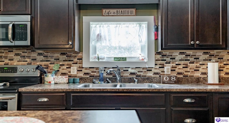 Miles Street, Elizabethtown, Kentucky 42701, ,2 BathroomsBathrooms,For Sale,Miles Street,HK24003837