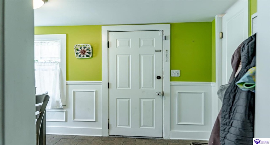 Miles Street, Elizabethtown, Kentucky 42701, ,2 BathroomsBathrooms,For Sale,Miles Street,HK24003837