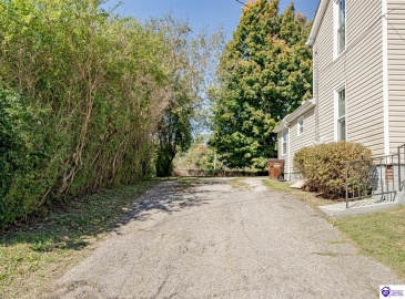 Miles Street, Elizabethtown, Kentucky 42701, ,2 BathroomsBathrooms,For Sale,Miles Street,HK24003837