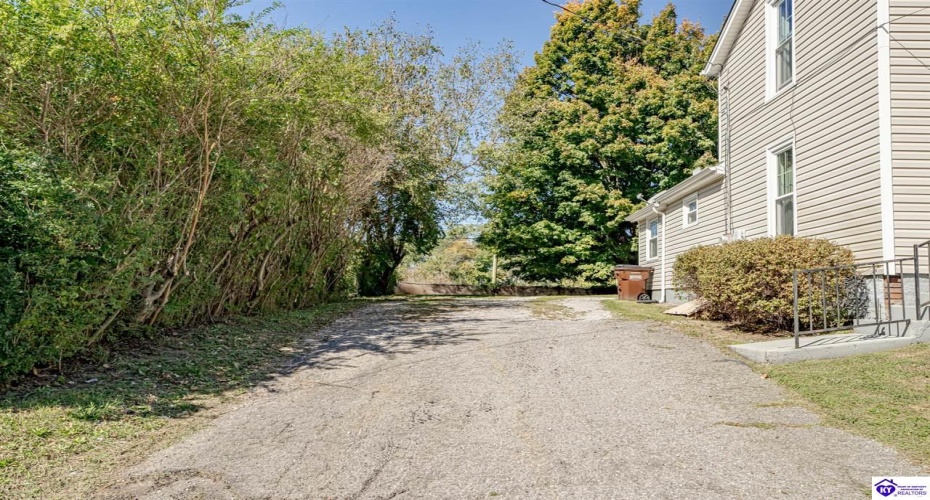 Miles Street, Elizabethtown, Kentucky 42701, ,2 BathroomsBathrooms,For Sale,Miles Street,HK24003837