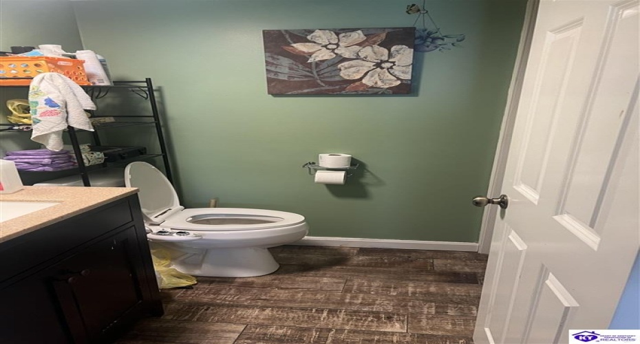 Flaherty Road, Vine Grove, Kentucky 40175, ,2 BathroomsBathrooms,For Sale,Flaherty Road,HK24003838