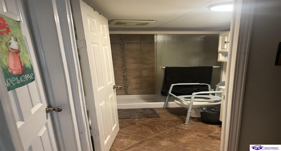 Flaherty Road, Vine Grove, Kentucky 40175, ,2 BathroomsBathrooms,For Sale,Flaherty Road,HK24003838