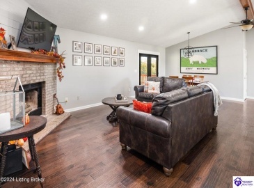 Cedar Grove Road, Shepherdsville, Kentucky 40165, ,2 BathroomsBathrooms,For Sale,Cedar Grove Road,HK24003840