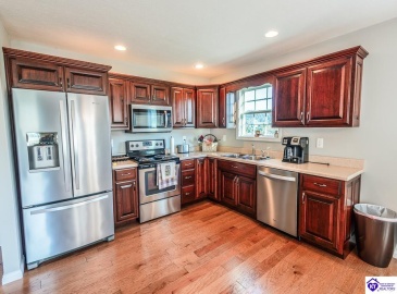 Dixie Highway, Horse Cave, Kentucky 42749, ,2 BathroomsBathrooms,For Sale,Dixie Highway,HK24003844 Dixie Highway, Horse Cave, Kentucky 42749, ,2 BathroomsBathrooms,For Sale,Dixie Highway,HK24003844