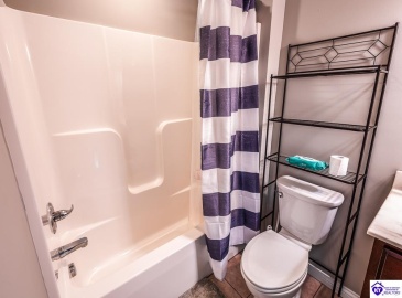 Dixie Highway, Horse Cave, Kentucky 42749, ,2 BathroomsBathrooms,For Sale,Dixie Highway,HK24003844 Dixie Highway, Horse Cave, Kentucky 42749, ,2 BathroomsBathrooms,For Sale,Dixie Highway,HK24003844