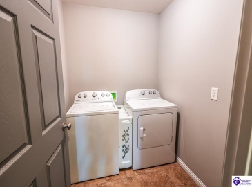 Dixie Highway, Horse Cave, Kentucky 42749, ,2 BathroomsBathrooms,For Sale,Dixie Highway,HK24003844 Dixie Highway, Horse Cave, Kentucky 42749, ,2 BathroomsBathrooms,For Sale,Dixie Highway,HK24003844