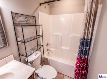 Dixie Highway, Horse Cave, Kentucky 42749, ,2 BathroomsBathrooms,For Sale,Dixie Highway,HK24003844 Dixie Highway, Horse Cave, Kentucky 42749, ,2 BathroomsBathrooms,For Sale,Dixie Highway,HK24003844